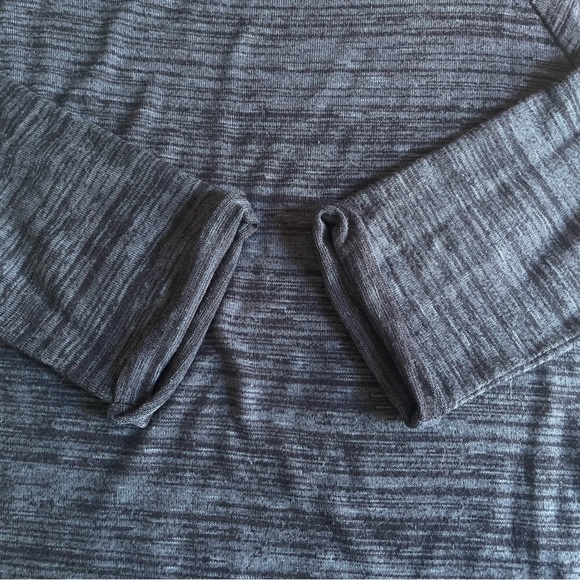 Cleo Blue & Black Heathered Light Knit Top Size Medium - Picture 6 of 13
